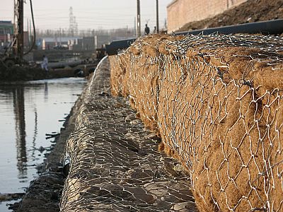 河堤石笼网